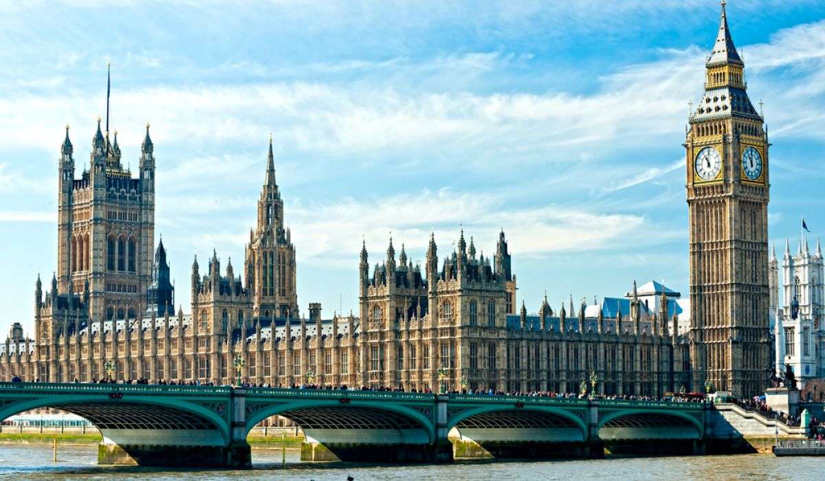 Discover: The Enchanting World of Halal Holidays in the UK