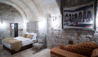 Pegasos Cave Suite 1