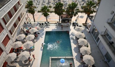 Adria Palace 14