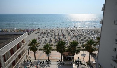 Adria Palace 16