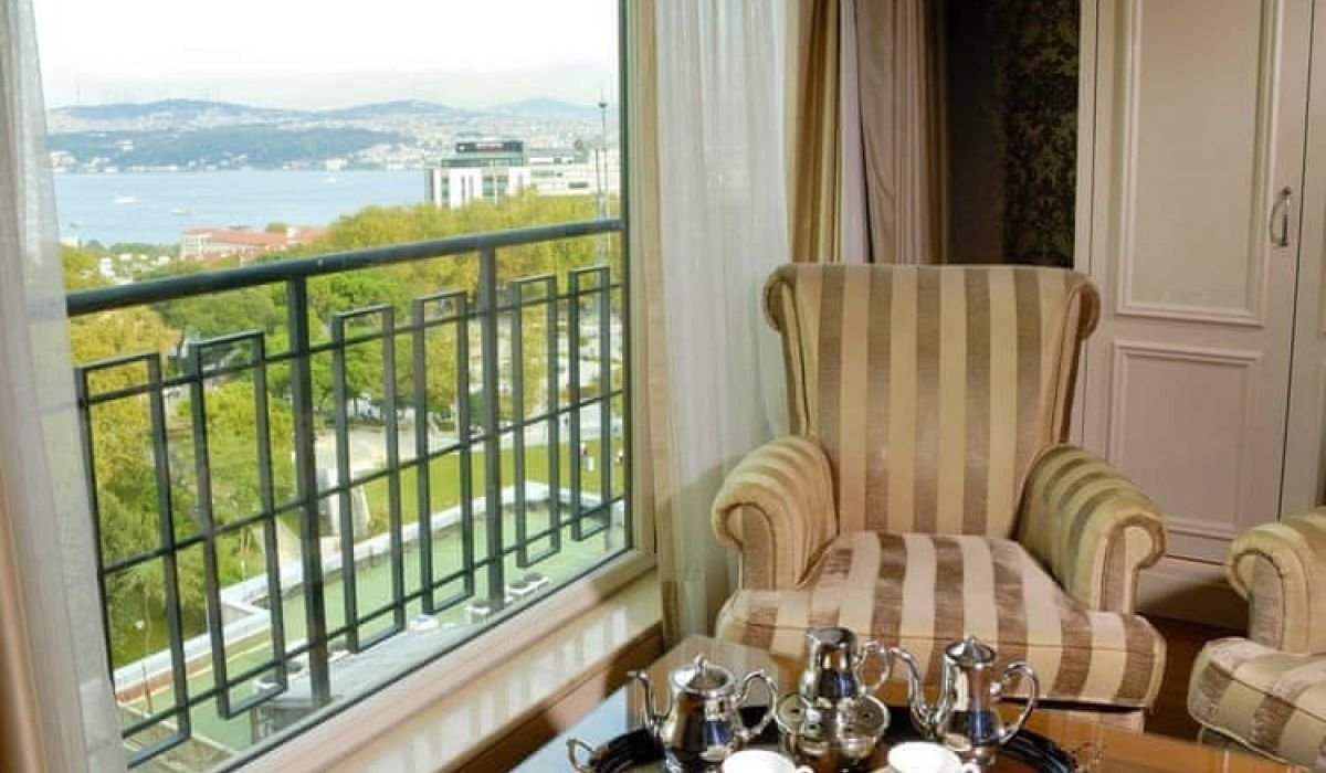 The Central Palace Bosphorus 1
