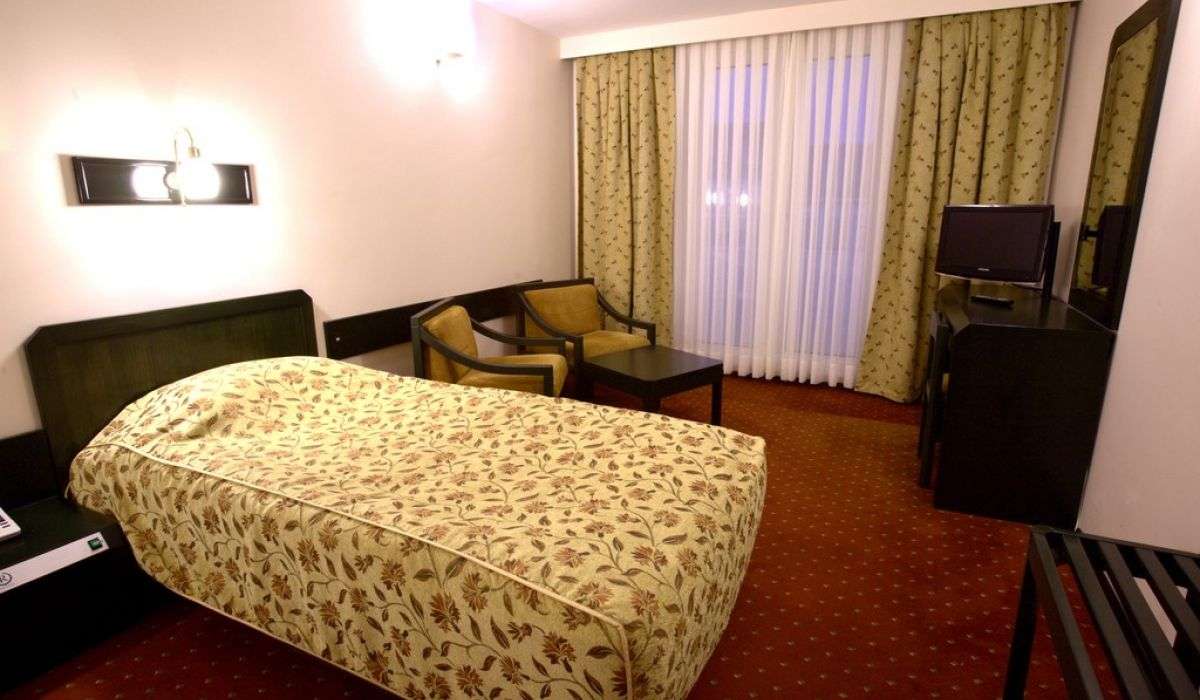Istanbul Royal Hotel Room 12