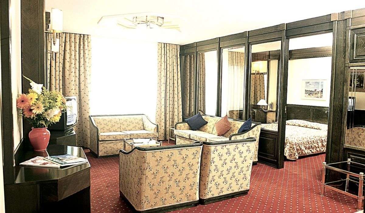 Istanbul Royal Hotel Room 17