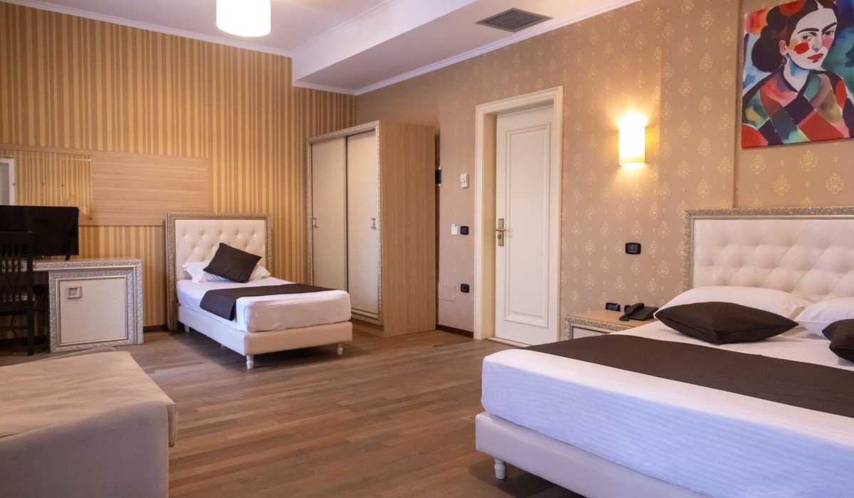 Deluxe Family Room
