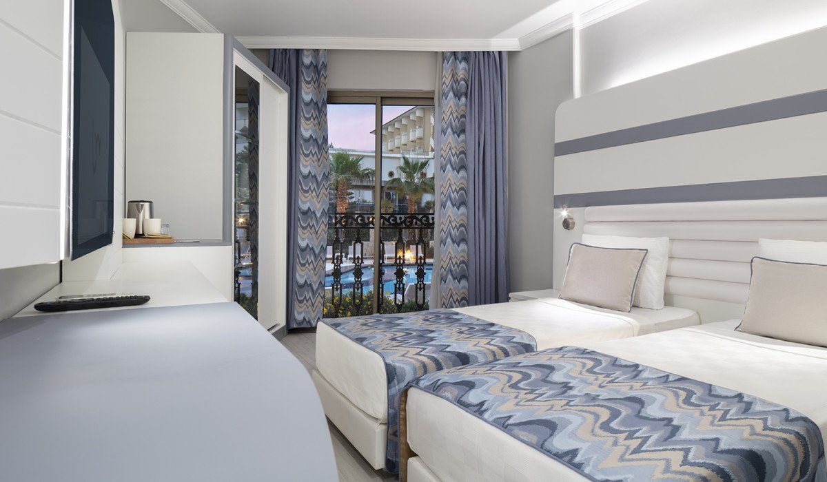 Deluxe Standart Room With French Balcony