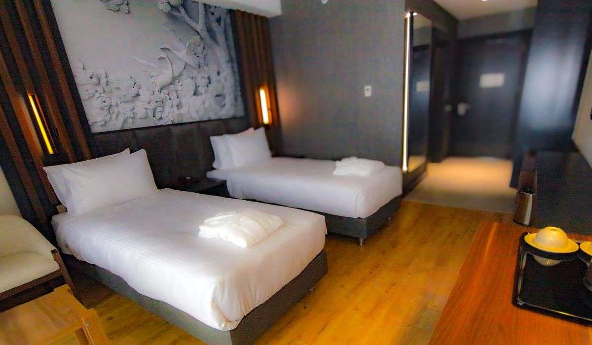 S Class Hotel Convetion Center Room 4