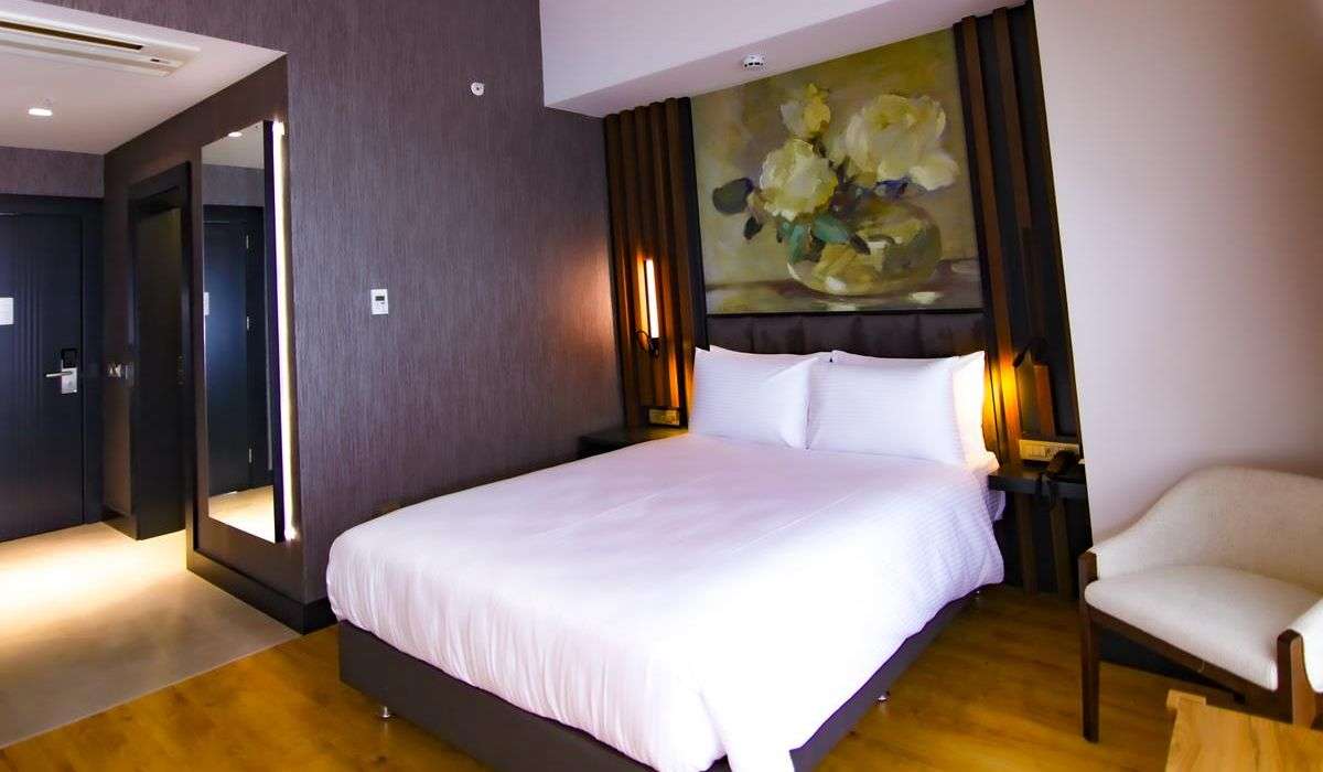 S Class Hotel Convetion Center Room 6