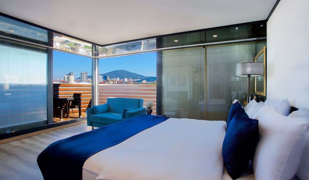 The Hera Platinum Hotel Room